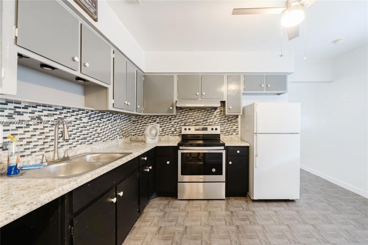 5737 Grant St, Unit 3, Hollywood, FL 33021 Photo