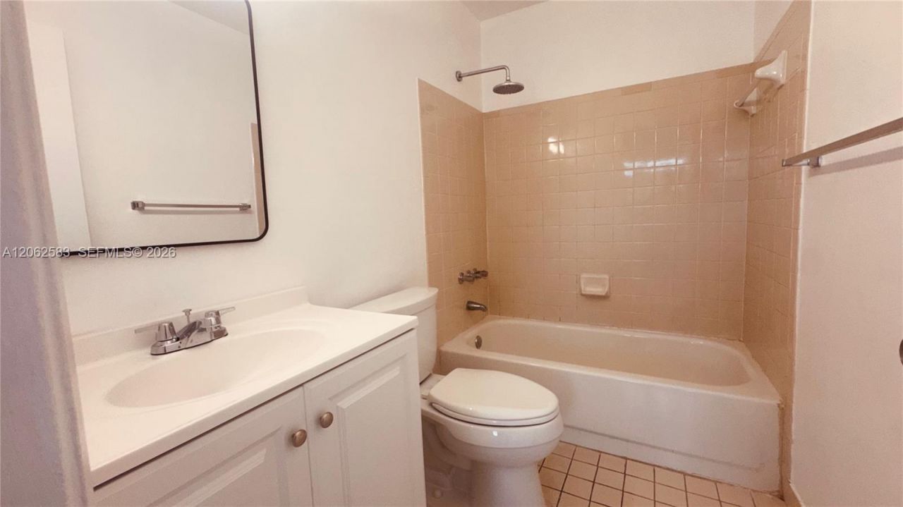 11311 SW 200th St, Unit 311-D, Miami, FL 33157 Photo