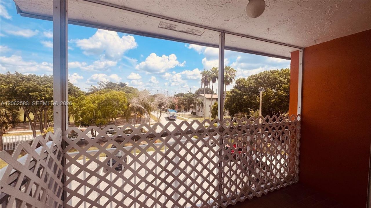 11311 SW 200th St, Unit 311-D, Miami, FL 33157 Photo