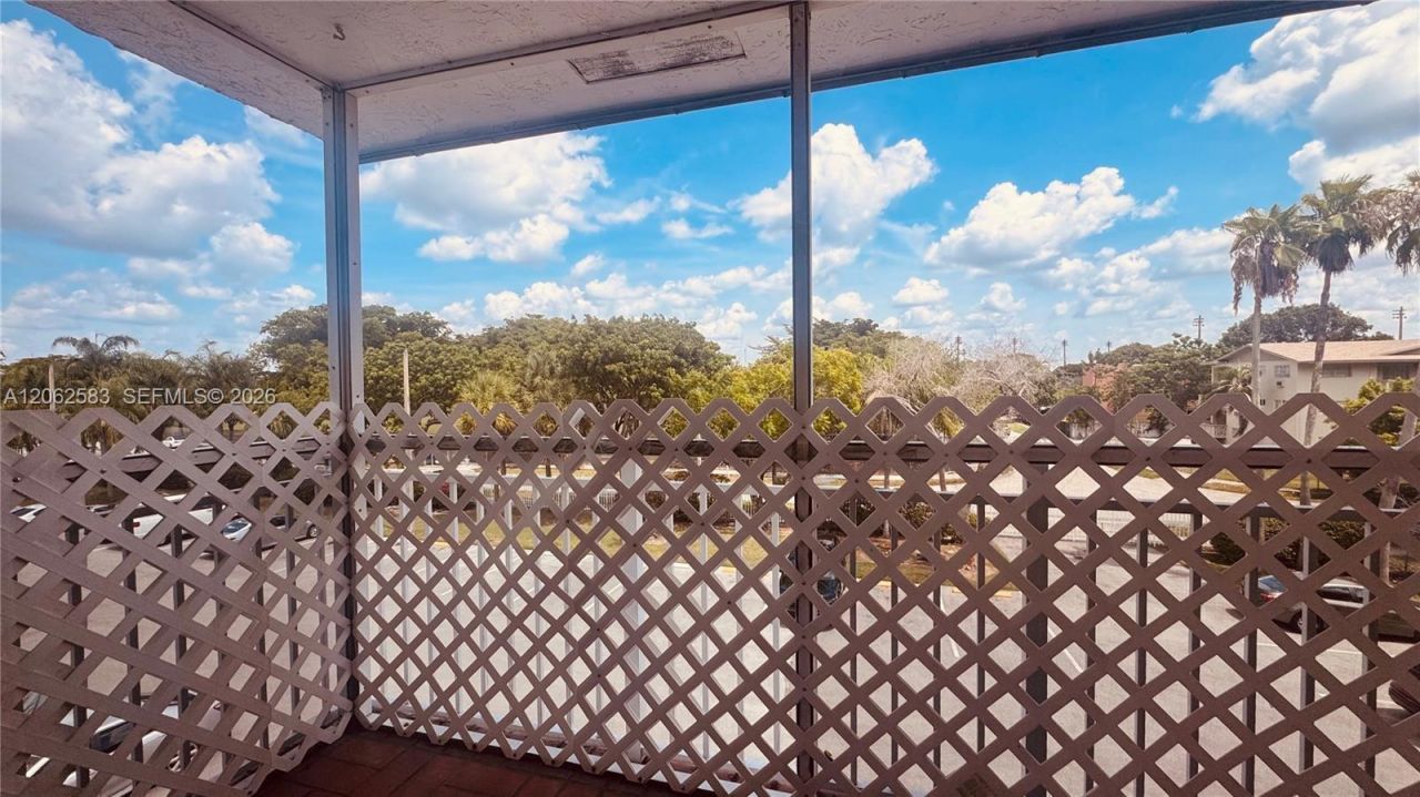 11311 SW 200th St, Unit 311-D, Miami, FL 33157 Photo