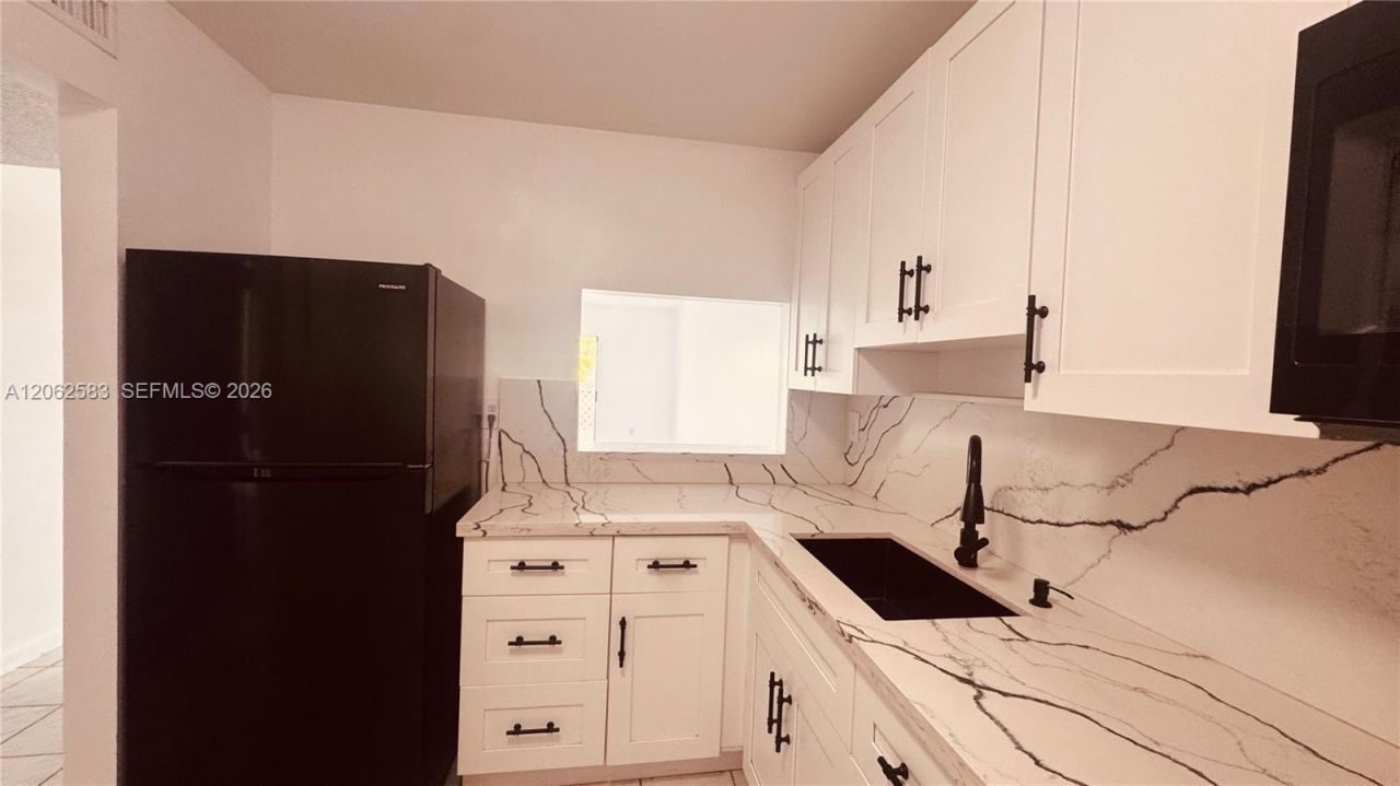 11311 SW 200th St, Unit 311-D, Miami, FL 33157 Photo