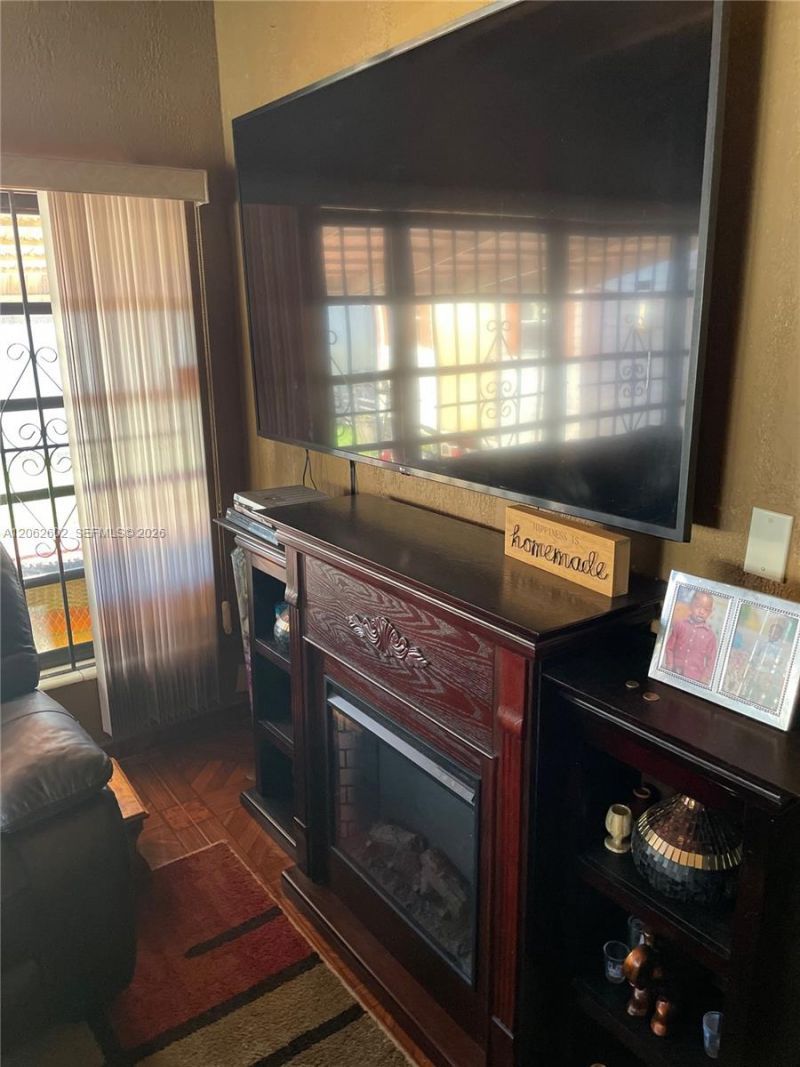3265 NW 80th Ter, Miami, FL 33147 Photo