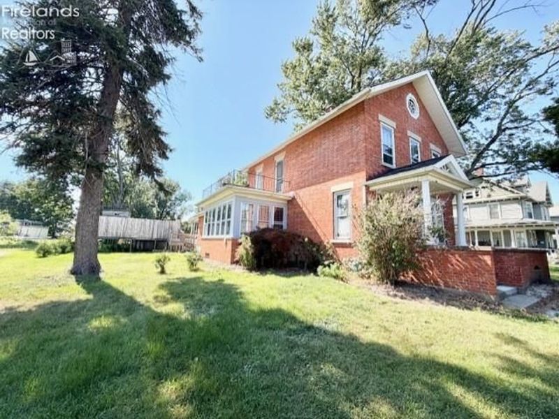 231 Northwest Street, Bellevue, OH 44811 Photo 3