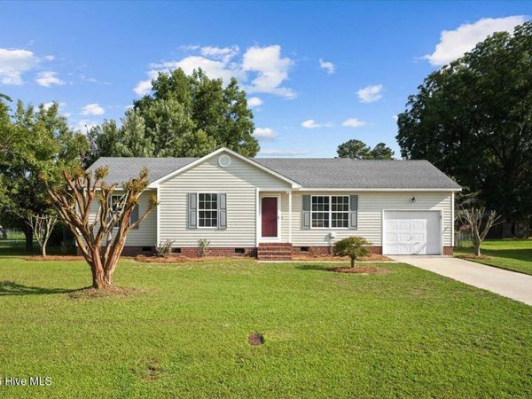 2595 Pine Knoll Drive, Kinston, NC 28504