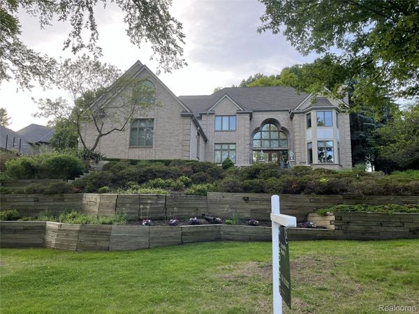 1721 Archers Pointe, Rochester Hills, Mi 48306