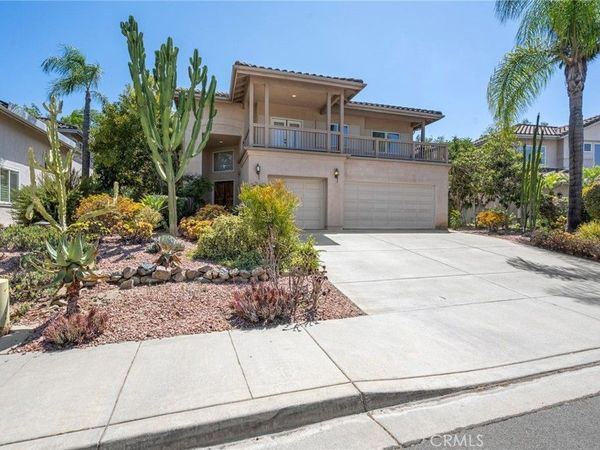 1041 Calle De Alcala, Escondido, CA 92025