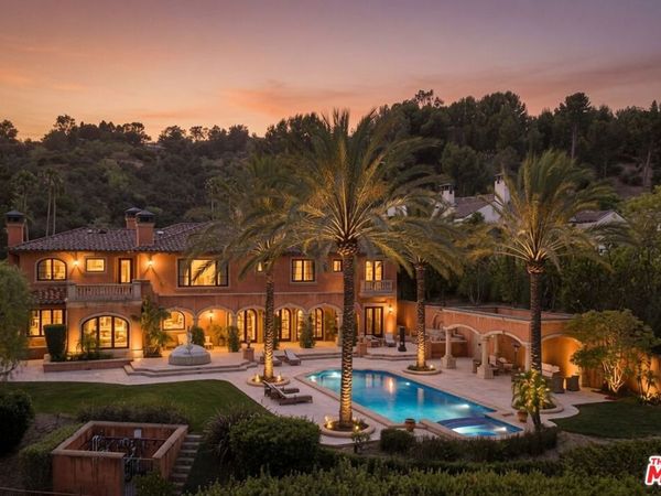 13939 Durham Road, Beverly Hills, CA 90210