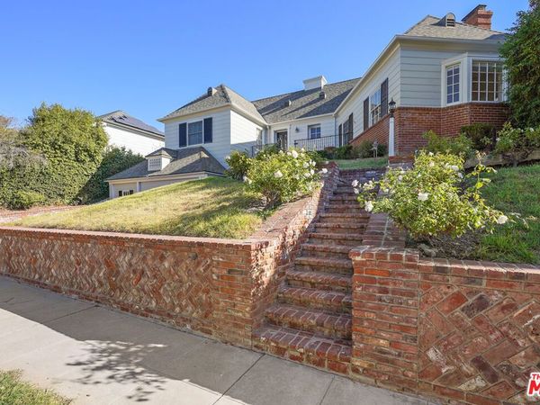 266 Denslow Avenue, Los Angeles, CA 90049