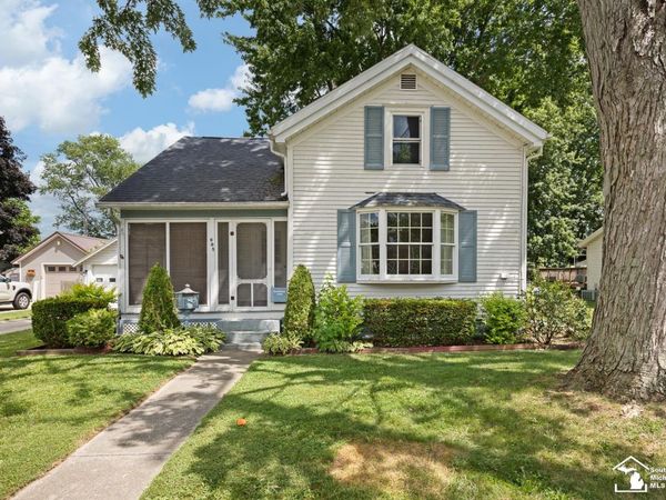 605 Giles Avenue, Blissfield, MI 49228