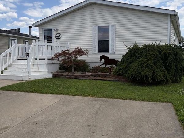 27484 Oregon Road , Perrysburg, OH 43551