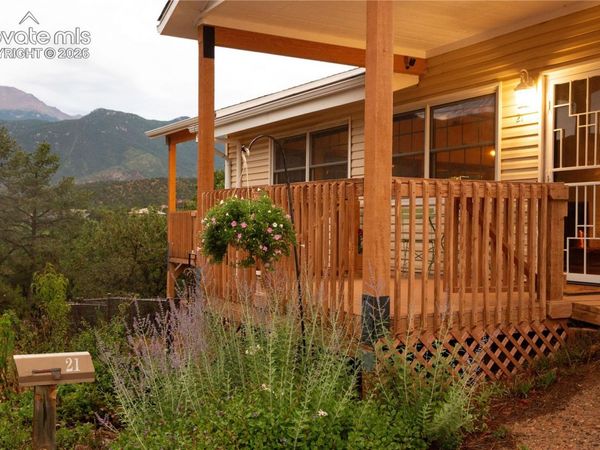 21 Via Sierra Grande NA, Manitou Springs, CO 80829