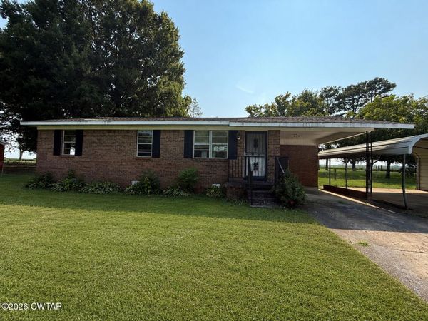110 Glover Street , Atwood, TN 38220
