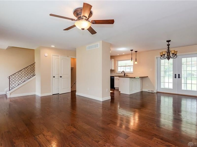 650 Kenbrook Drive, Vandalia, OH 45377 Photo 3