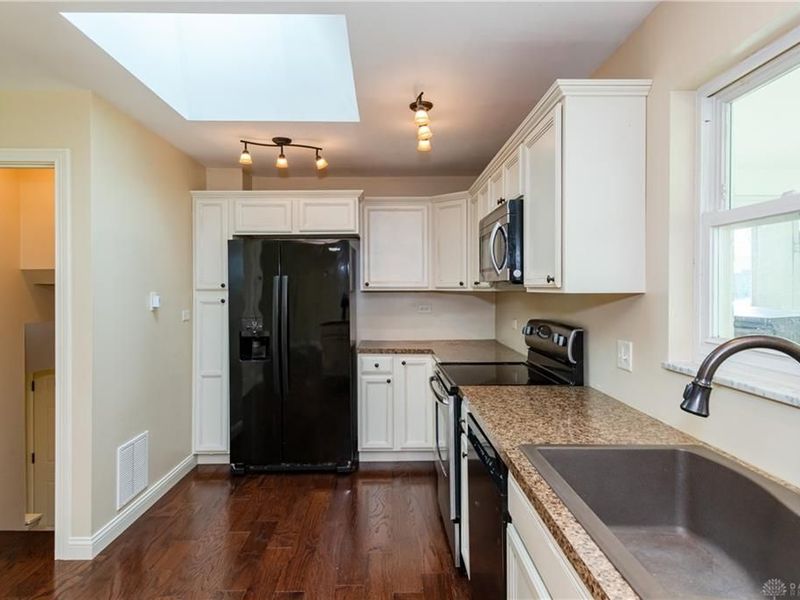 650 Kenbrook Drive, Vandalia, OH 45377 Photo 8