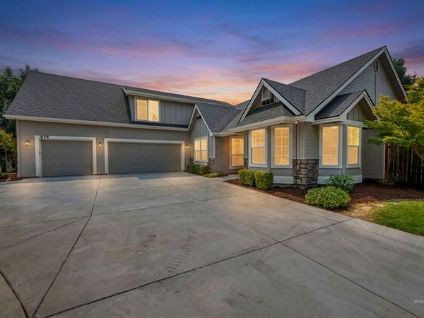 575 N Lyngate Ct, Star, ID 83669