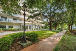 1829 Senate Street  photo 4