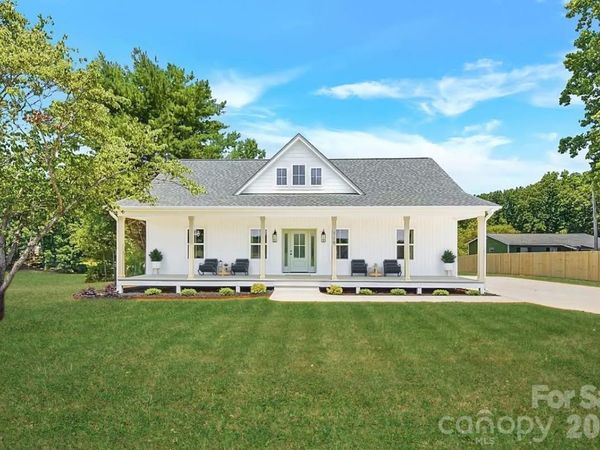 810 Mountain Crest Drive, Kings Mountain, NC 28086