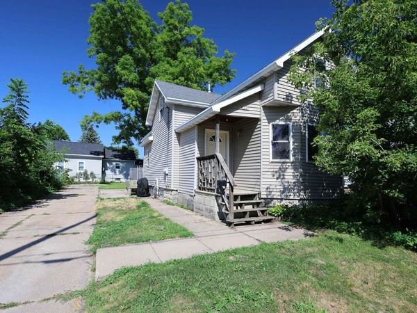 1407 N MAIN STREET, Oshkosh, WI 54901