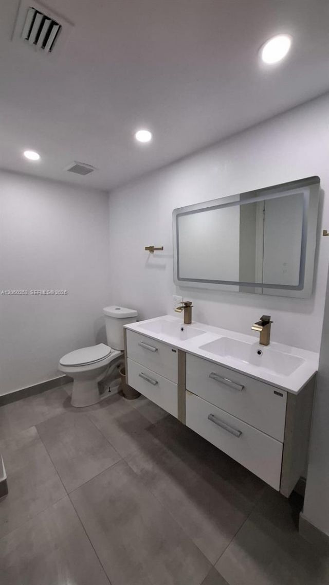 20860 San Simeon Way, Unit 108-6, Miami, FL 33179 Photo
