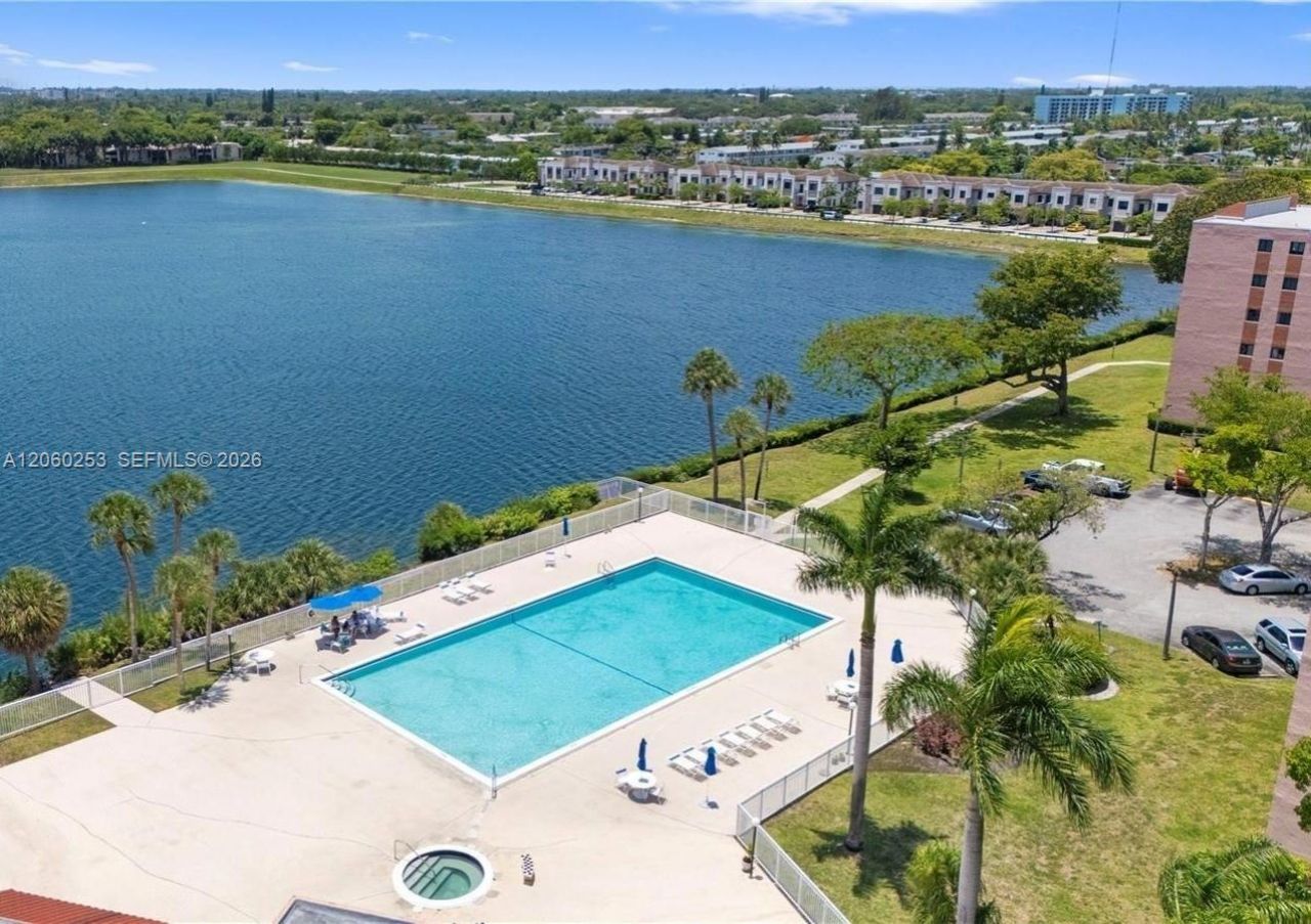 20860 San Simeon Way, Unit 108-6, Miami, FL 33179 Photo