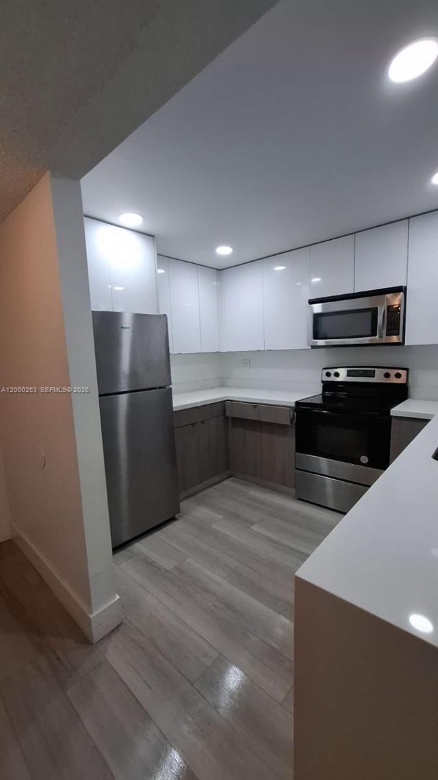 20860 San Simeon Way, Unit 108-6, Miami, FL 33179 Photo