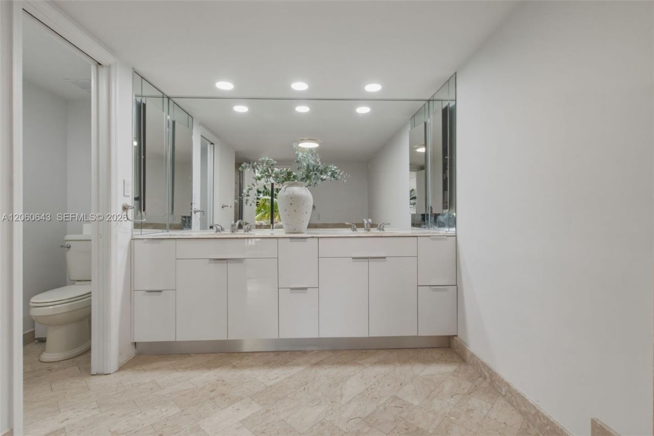 2 Grove Isle Dr, Unit B301, Miami, FL 33133 Photo