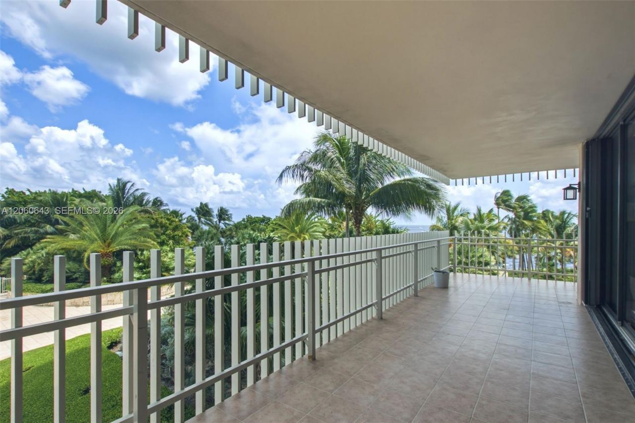 2 Grove Isle Dr, Unit B301, Miami, FL 33133 Photo