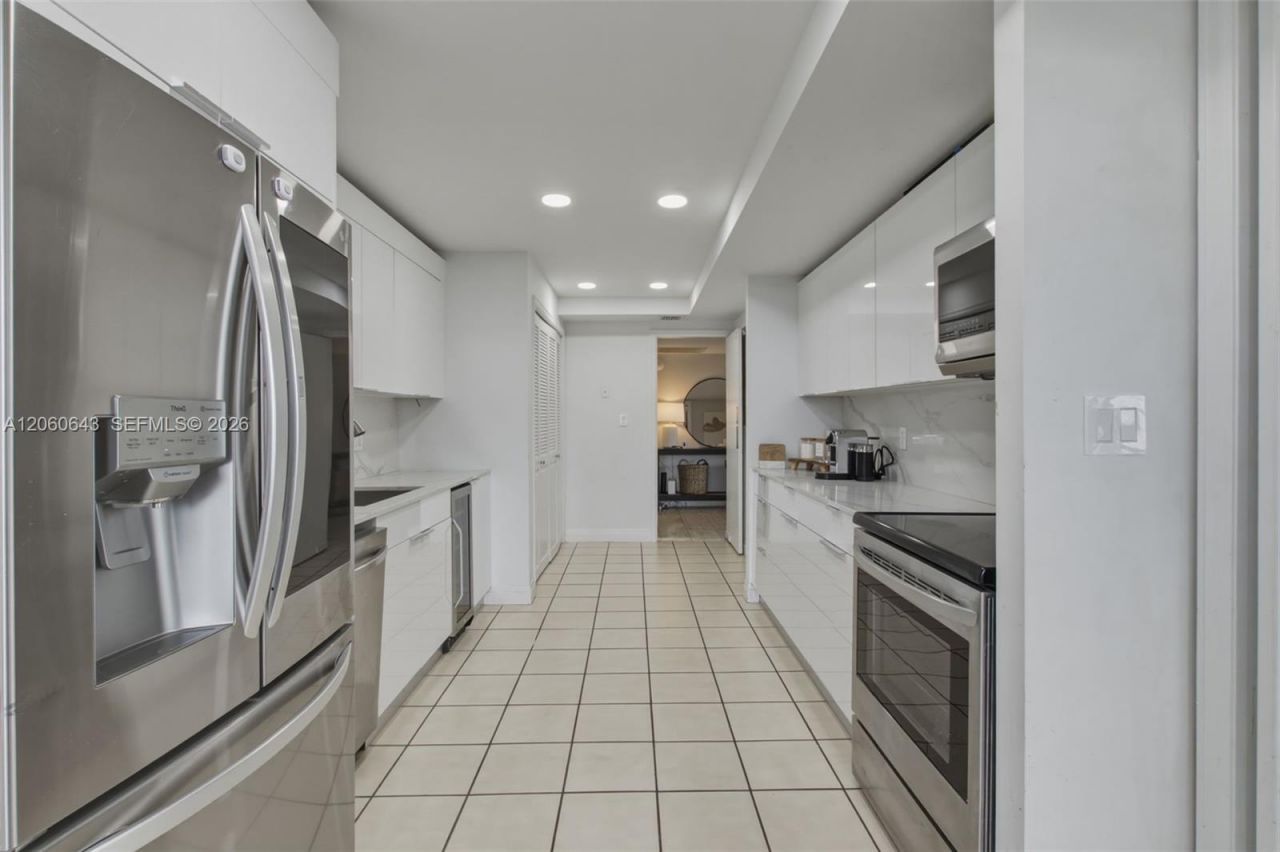 2 Grove Isle Dr, Unit B301, Miami, FL 33133 Photo