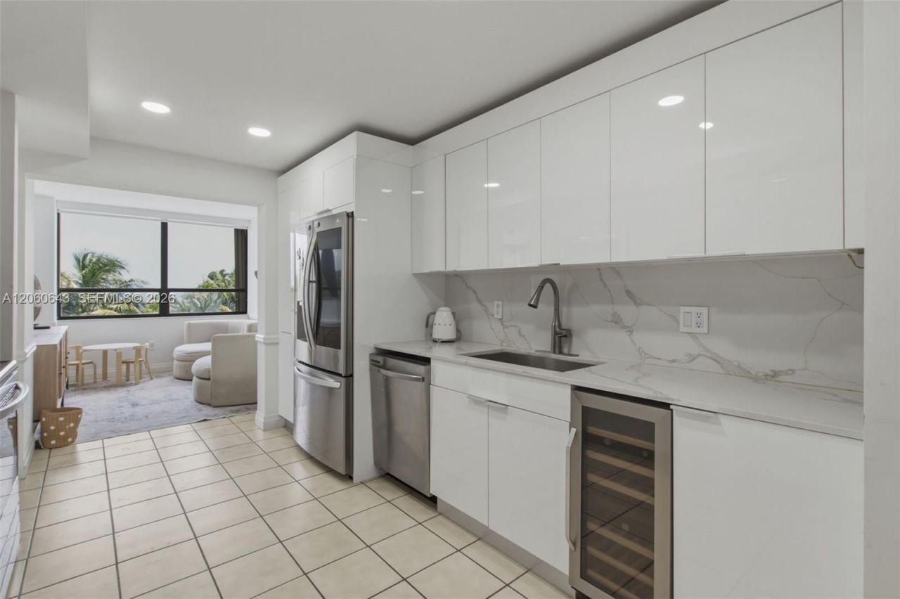 2 Grove Isle Dr, Unit B301, Miami, FL 33133 Photo