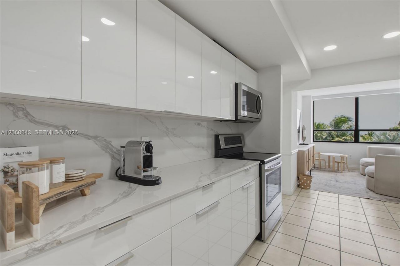 2 Grove Isle Dr, Unit B301, Miami, FL 33133 Photo