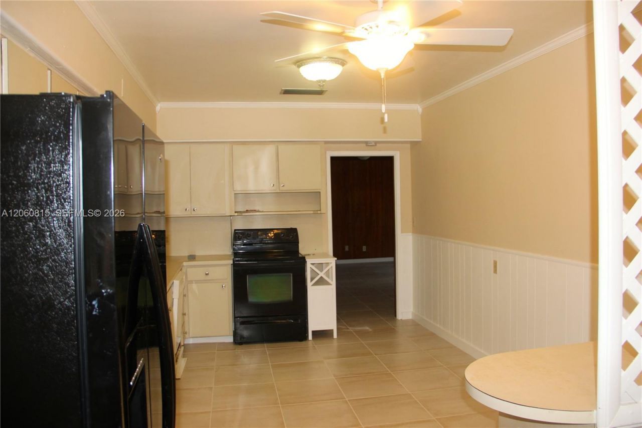 70 Hammond Dr, Miami Springs, FL 33166 Photo