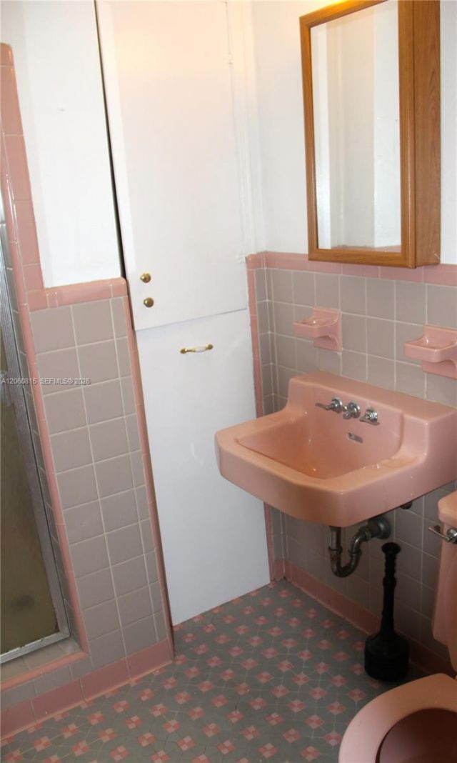 70 Hammond Dr, Miami Springs, FL 33166 Photo