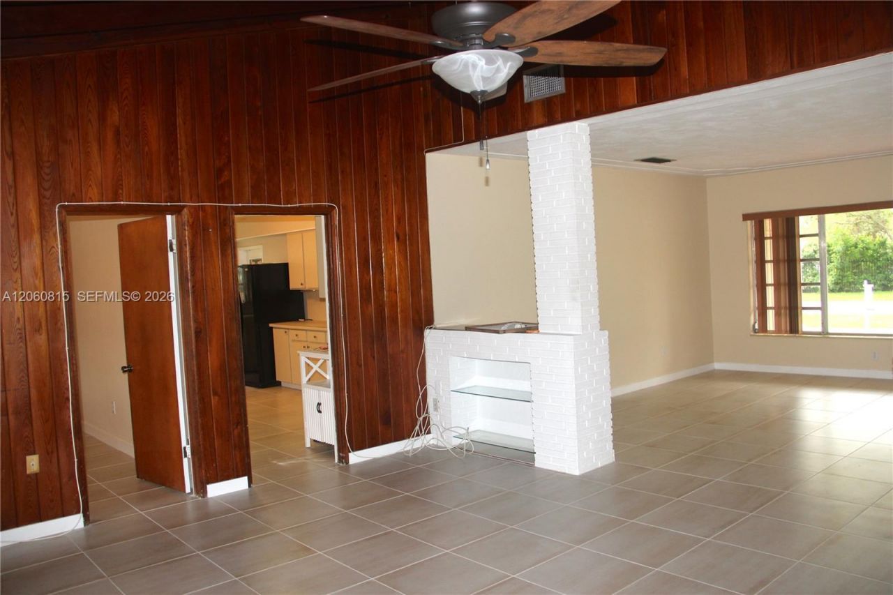 70 Hammond Dr, Miami Springs, FL 33166 Photo