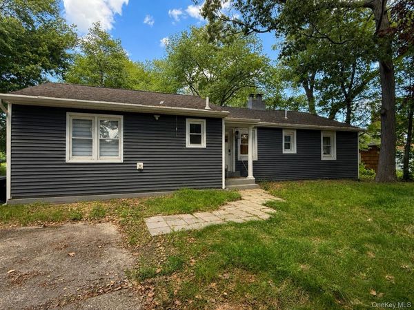 7 Lake Drive , Middle Island, NY 11953