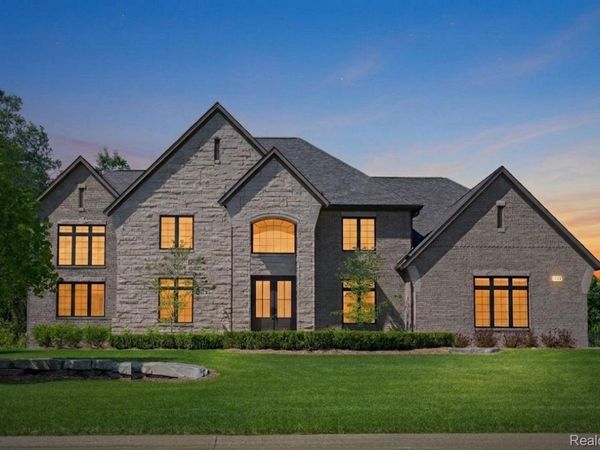 3836 Coachwood Lane, Rochester Hills, Mi 48309