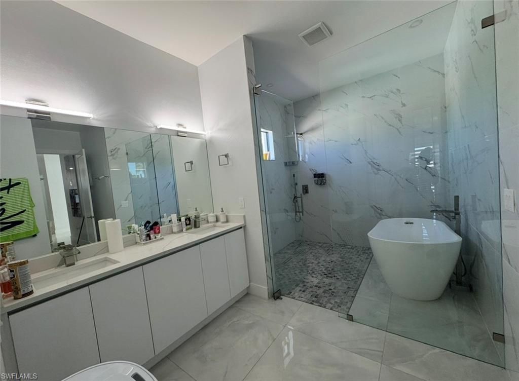 2044 NE 5th St, Cape Coral, FL 33909 Photo