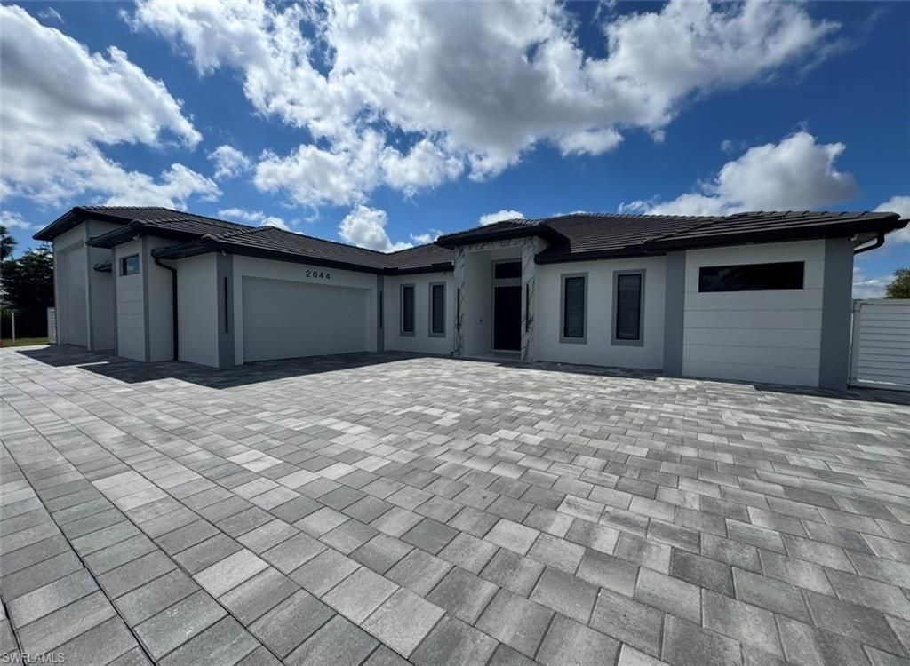 2044 NE 5th St, Cape Coral, FL 33909 Photo