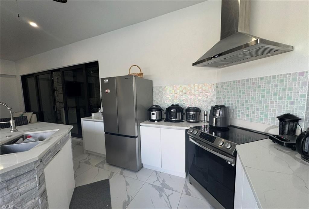 2044 NE 5th St, Cape Coral, FL 33909 Photo