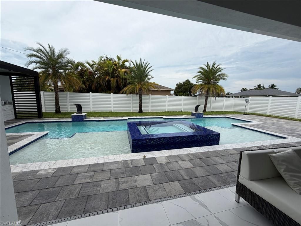 2044 NE 5th St, Cape Coral, FL 33909 Photo
