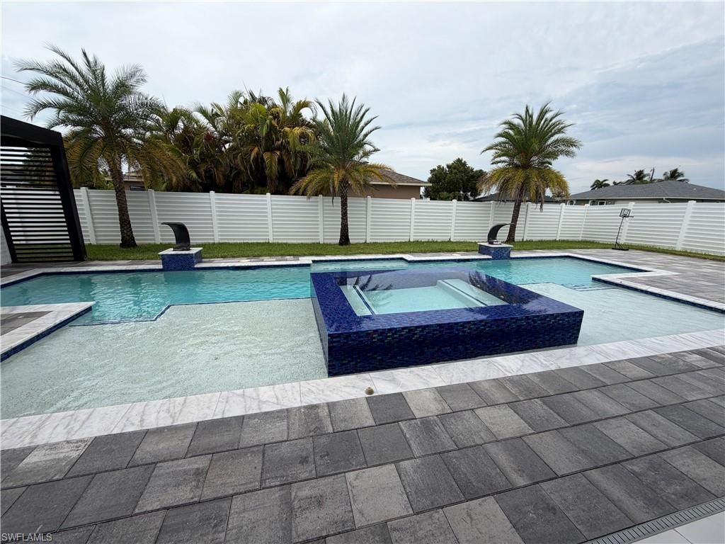 2044 NE 5th St, Cape Coral, FL 33909 Photo