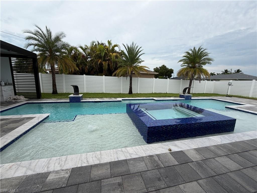 2044 NE 5th St, Cape Coral, FL 33909 Photo
