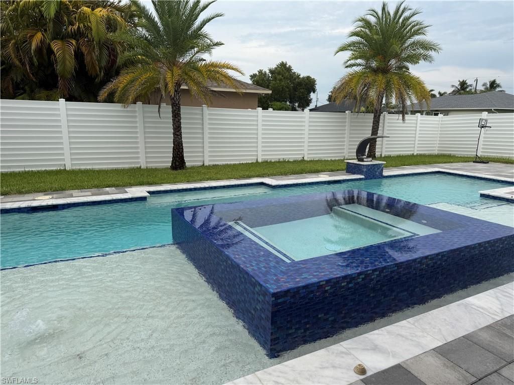 2044 NE 5th St, Cape Coral, FL 33909 Photo