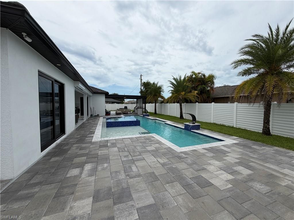 2044 NE 5th St, Cape Coral, FL 33909 Photo