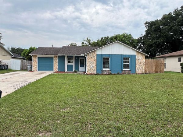 6 E THRUSH STREET , APOPKA, FL 32712