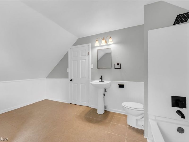 1083 Eastlake Drive , Eastlake, OH 44095 Photo 19