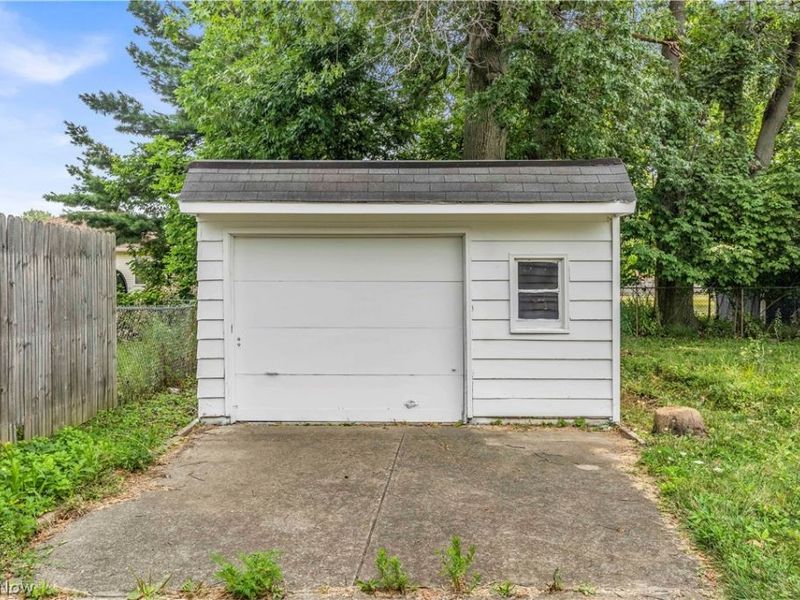 1083 Eastlake Drive , Eastlake, OH 44095 Photo 22