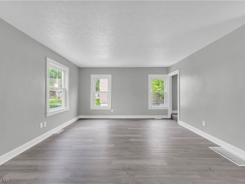 1083 Eastlake Drive , Eastlake, OH 44095 Photo 5