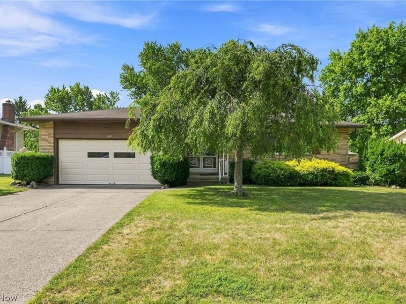 8001 Royalview Drive, Parma, OH 44129 Photo 1