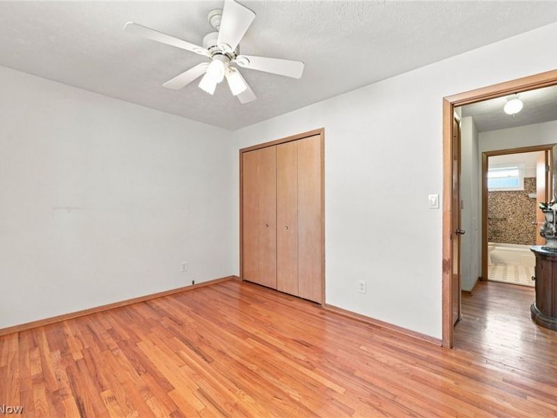 8001 Royalview Drive, Parma, OH 44129 Photo 11