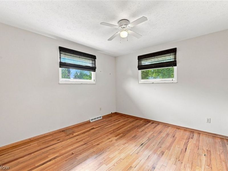 8001 Royalview Drive, Parma, OH 44129 Photo 16
